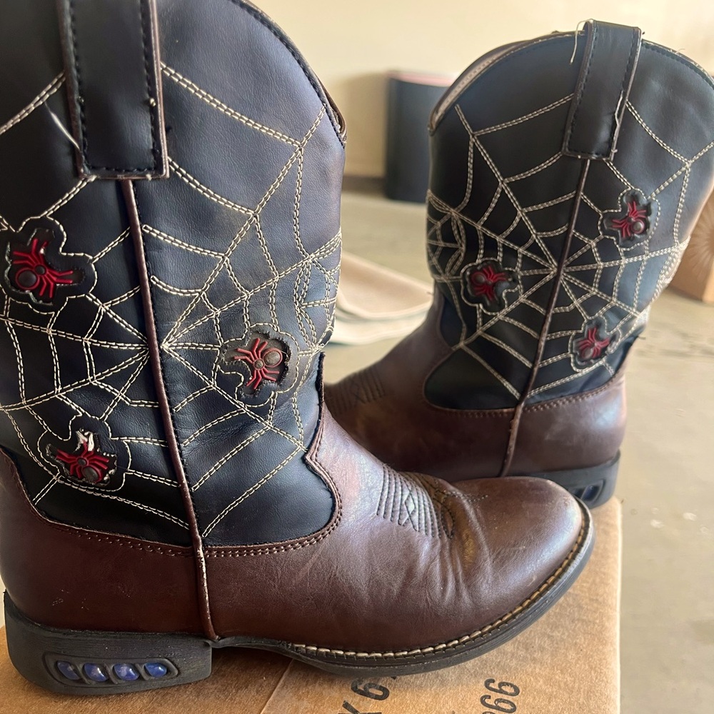 Not for sale….Roper size 2 little kids spider boots